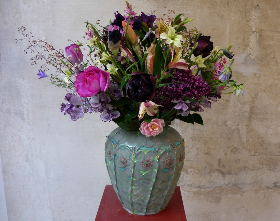 Urn-vase by Kati Jünger, flowers by Anna Lindner