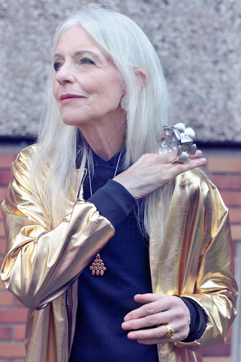 Friederike Rohse Gold Schmuck Jacke Paulina's Friends Anna von Rüden